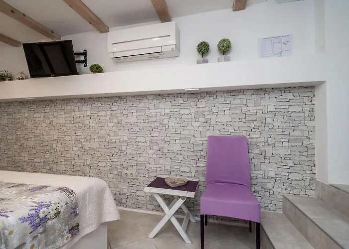 Lavender 3*