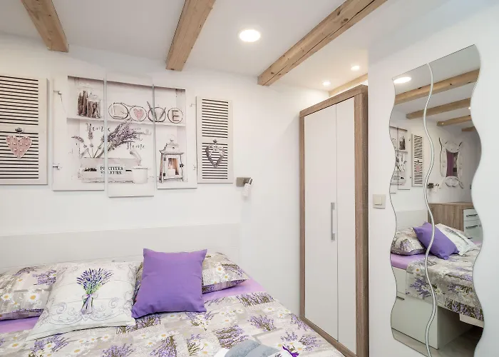Lavender 3*
