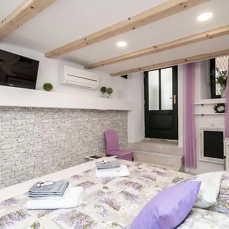 Gasthuis Lavender 3*